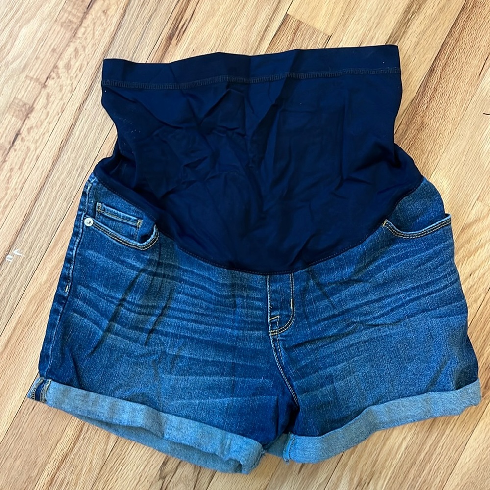 Liz Lange maternity denim shorts